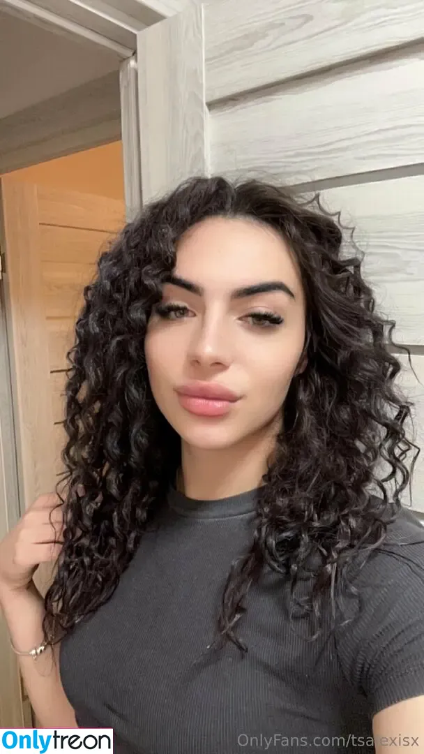 tsalexisx nude photo #0022 (tsalexisss)