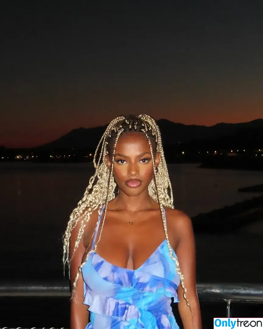 Tsionefrrem nude photo #0001 (Tsion Efrem / tsionefrem)