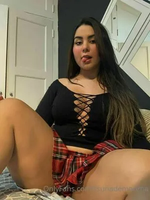 tsunademorena / soyvictoriamatosa nude photo #0214
