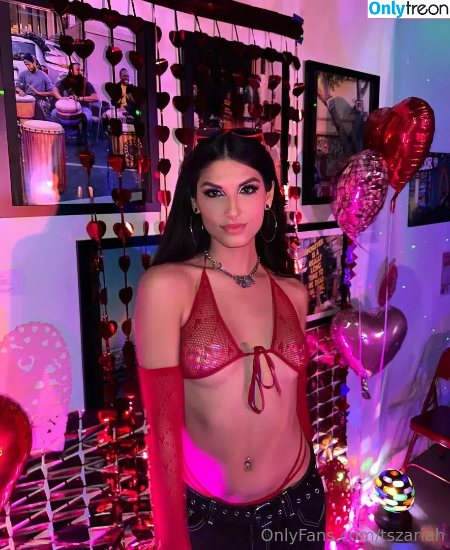 tszariah голая photo #0014 (therealzariahaura)