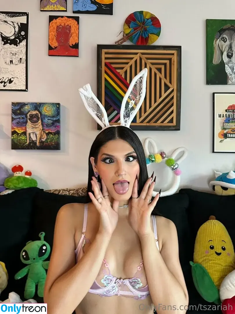 tszariah голая photo #0070 (therealzariahaura)