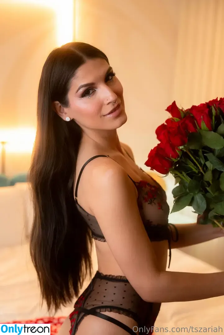 tszariah голая photo #0094 (therealzariahaura)