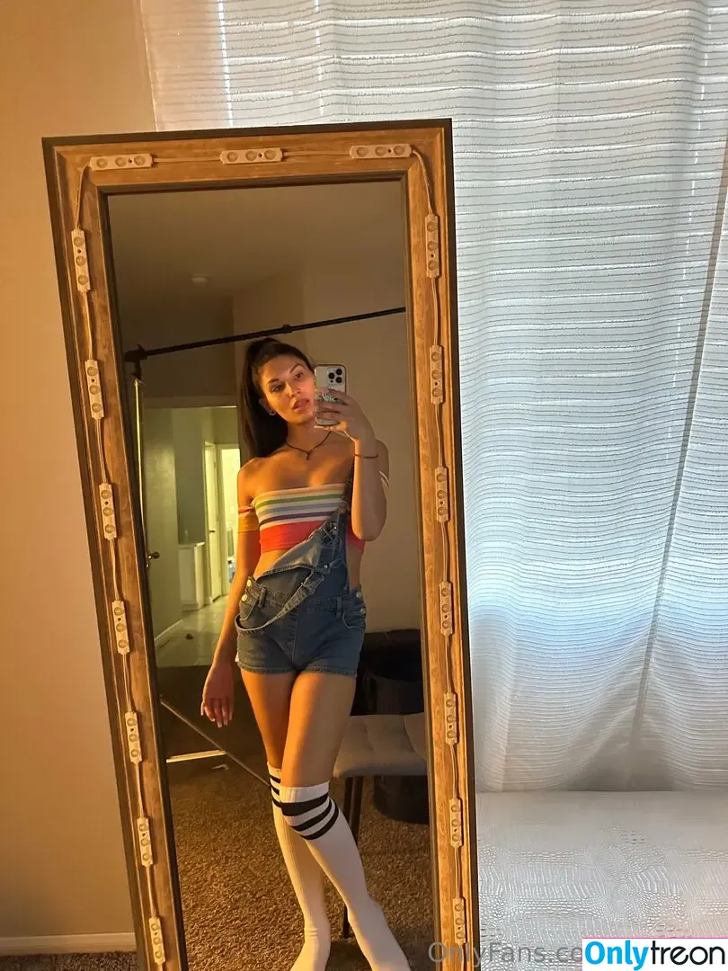 tszariah nude photo #0124 (therealzariahaura)