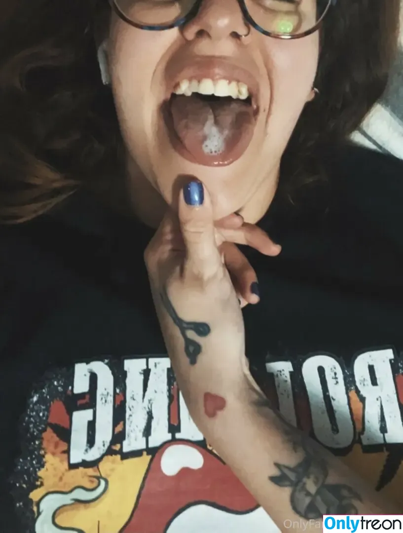 tuffiearchqueen nude photo #0024 (tuffiie)
