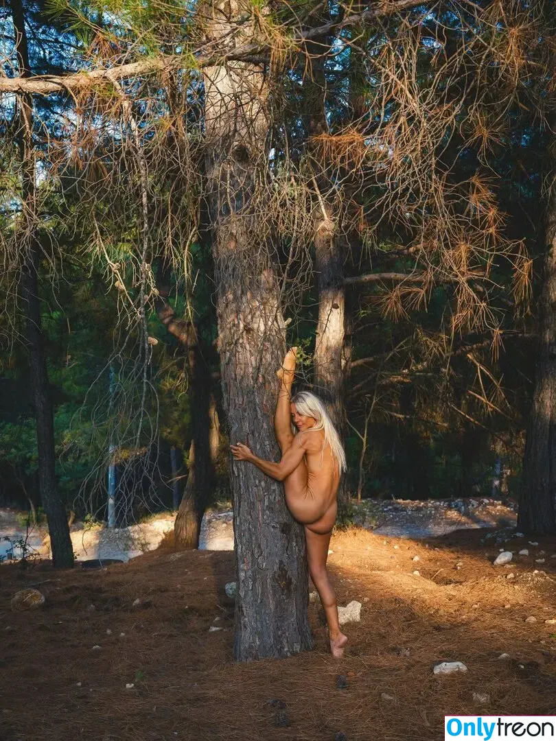 Tunaapari nude photo #0449 (Tuna Apari / Tuna Yuksel / onlytaz / tunaapari00)