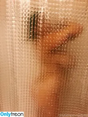 Tushy420 / Liat / Shycowluvr nude photo #0013