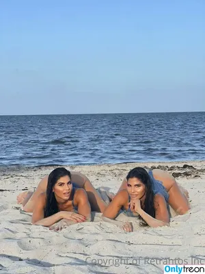 Twins Mailyn & Mailen Fernandez / twinsmaimai фото голая #0031