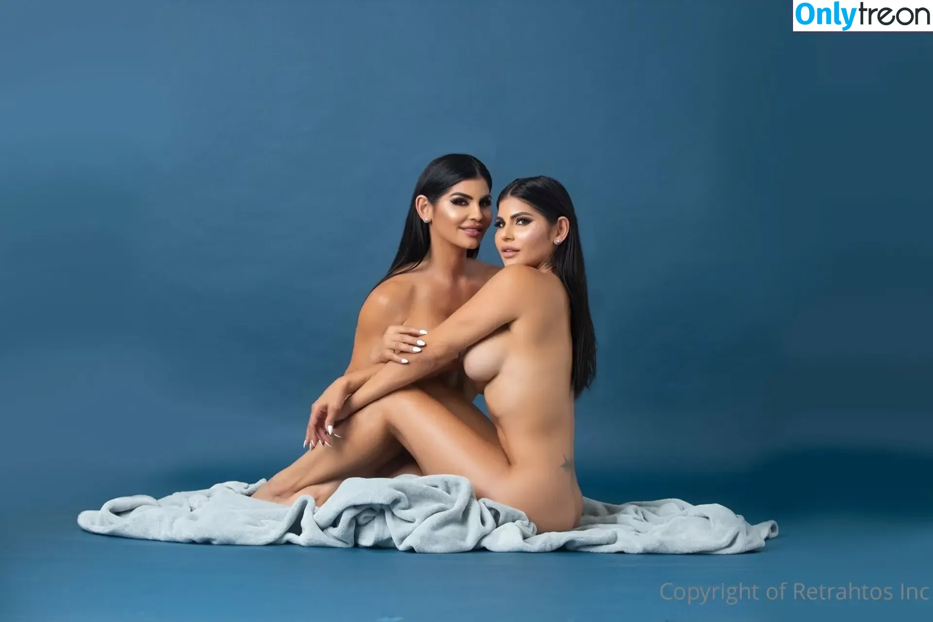 Twins Mailyn & Mailen Fernandez nude photo #0039 (twinsmaimai)