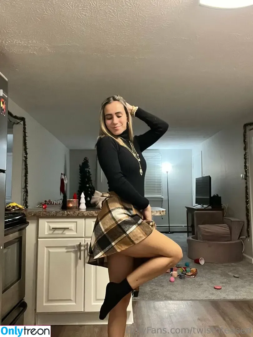 twistnteased nude photo #0015 (tessas_assets_)
