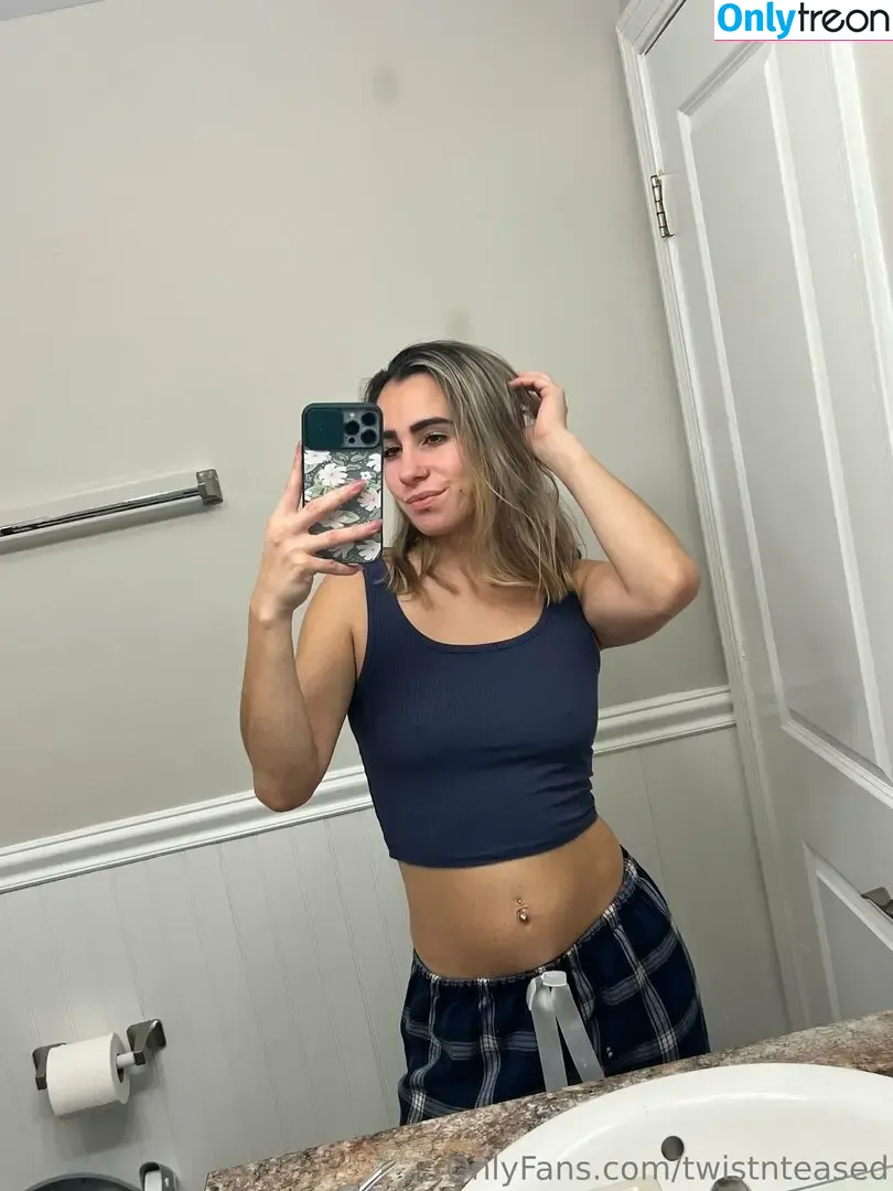 twistnteased nude photo #0018 (tessas_assets_)