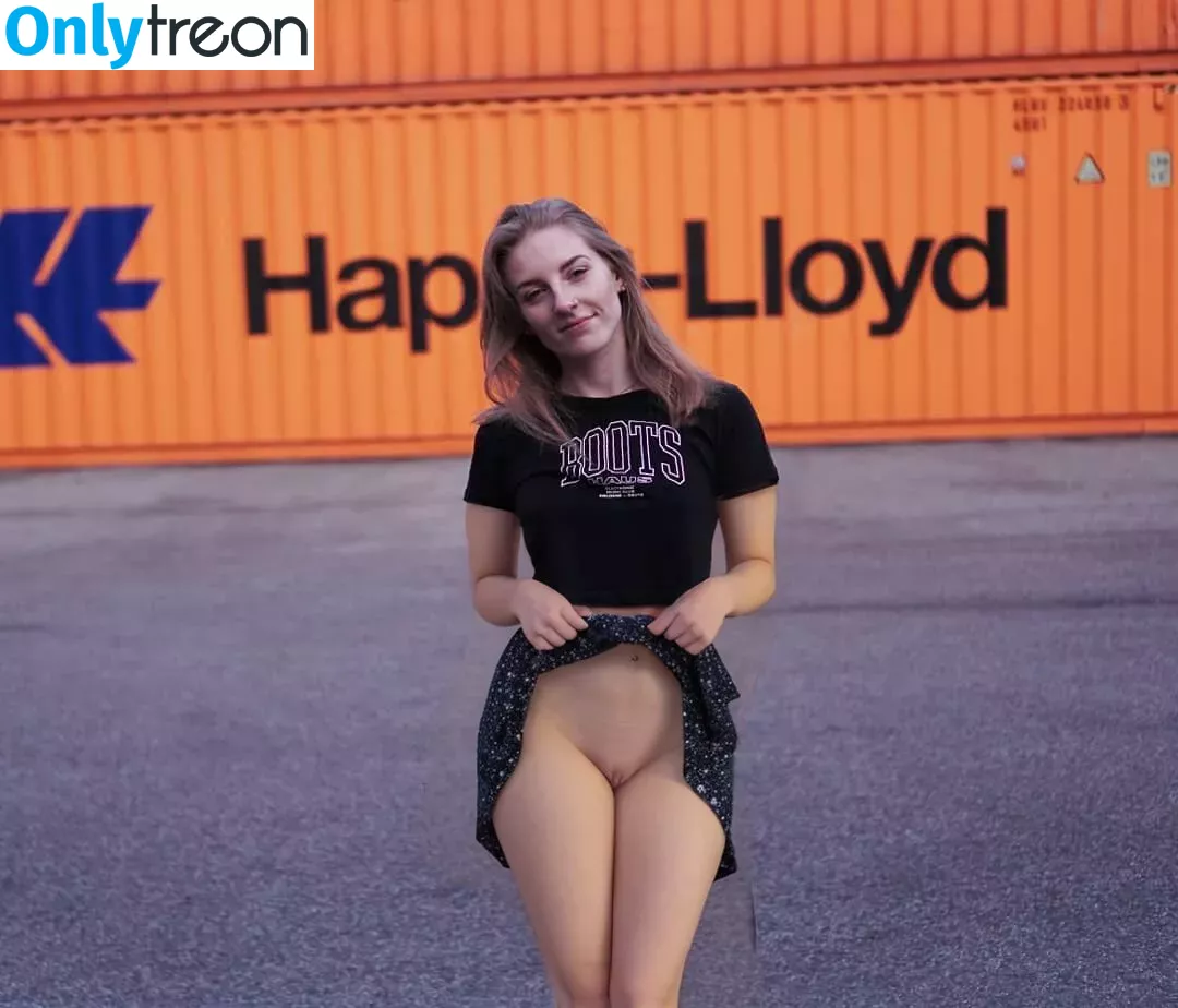 Twofacedkimmy Ai Porn голая photo #0055 (twofacedkimmy)