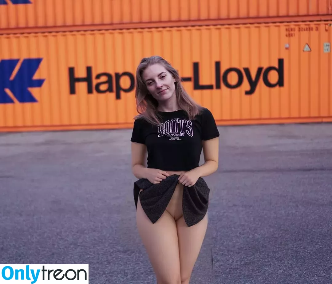 Twofacedkimmy Ai Porn голая photo #0057 (twofacedkimmy)