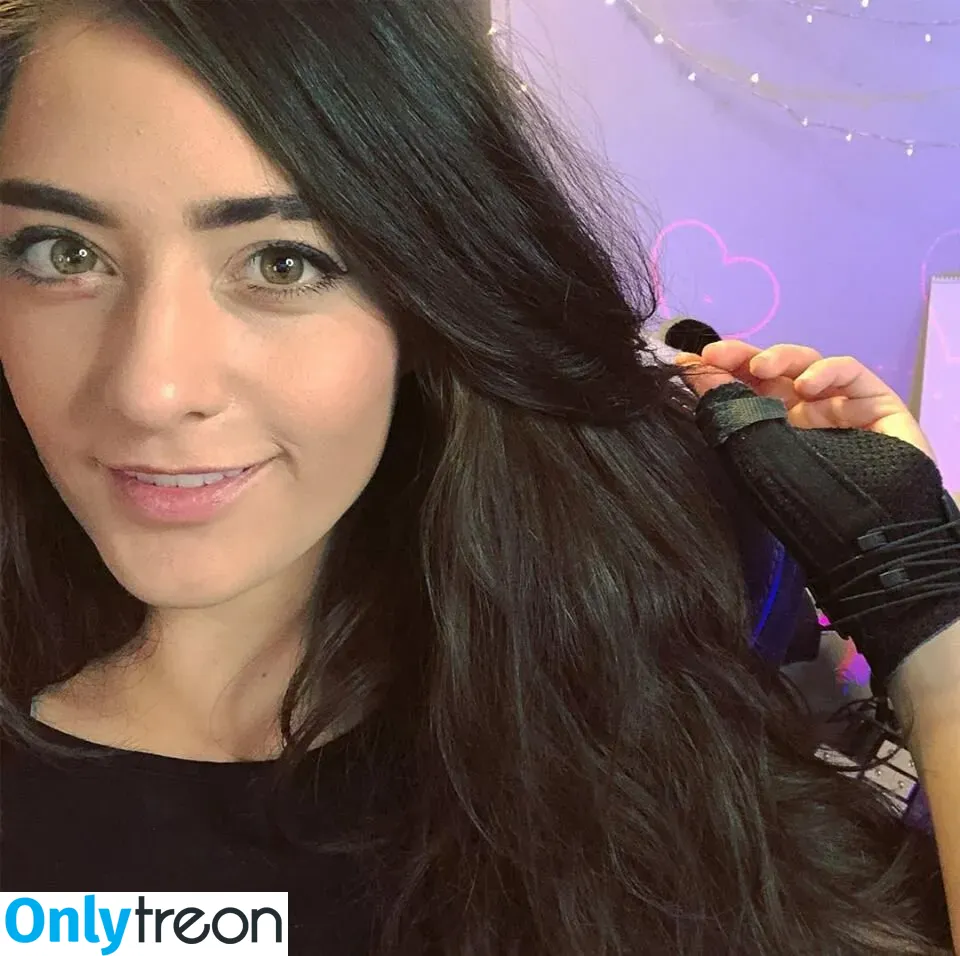 twomgovercsquared голая photo #0063 (twomgovercsquared)