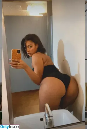 Tyeshaa Hudson / TaeTwerks фото голая #0003