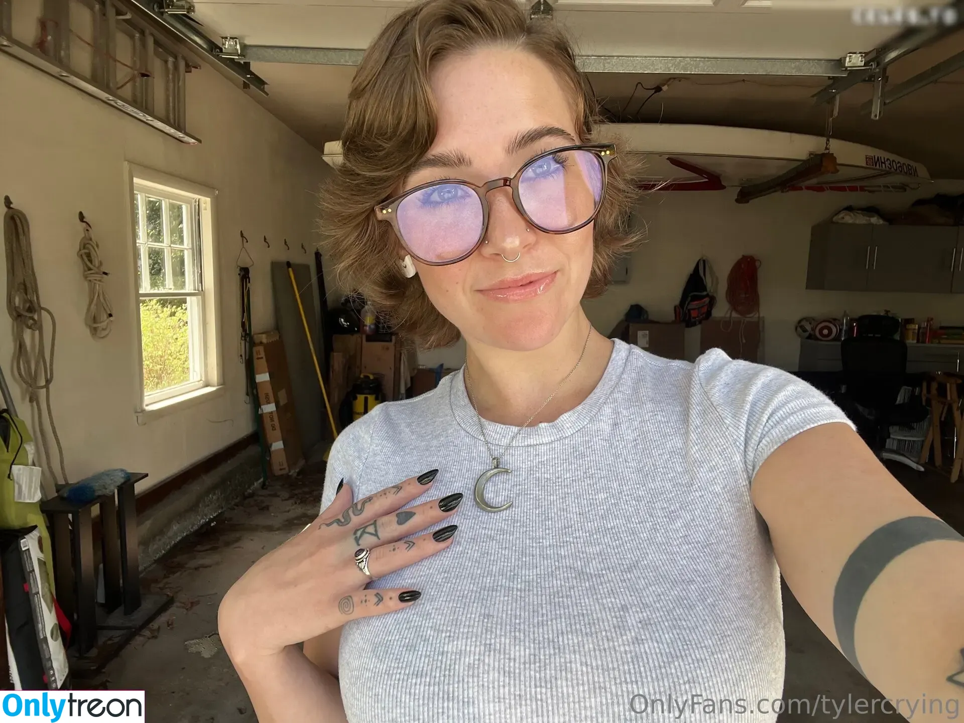 Tyler crying nude photo #0024 (tylercrying)