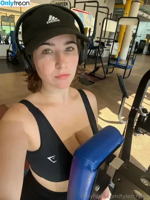 tylercrying / lcuchairmas nude photo #0024
