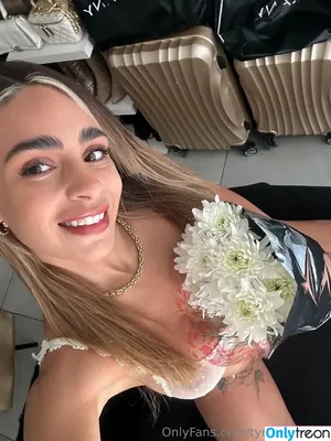 tyranotbanks / Tyra nude photo #0035