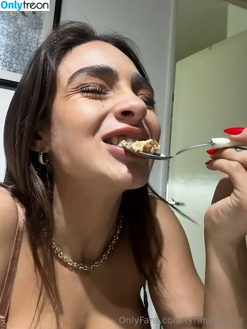 tyranotbanks nude photo #0043 (Tyra)