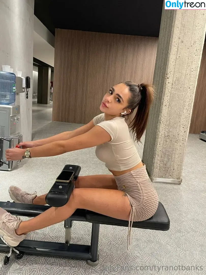 tyranotbanks голая photo #0066 (Tyra)