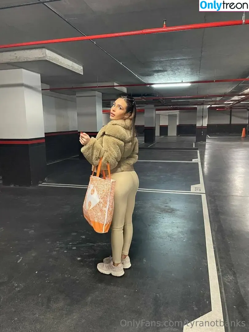 tyranotbanks nude photo #0068 (Tyra)