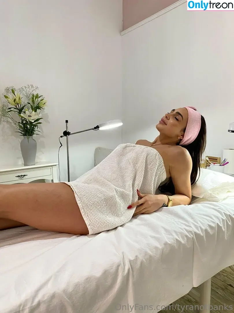 tyranotbanks nude photo #0079 (Tyra)