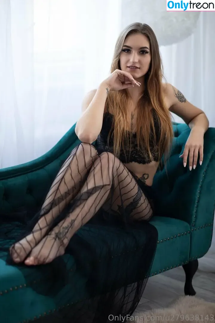 u279638143 nude photo #0122 (instagrambrose)