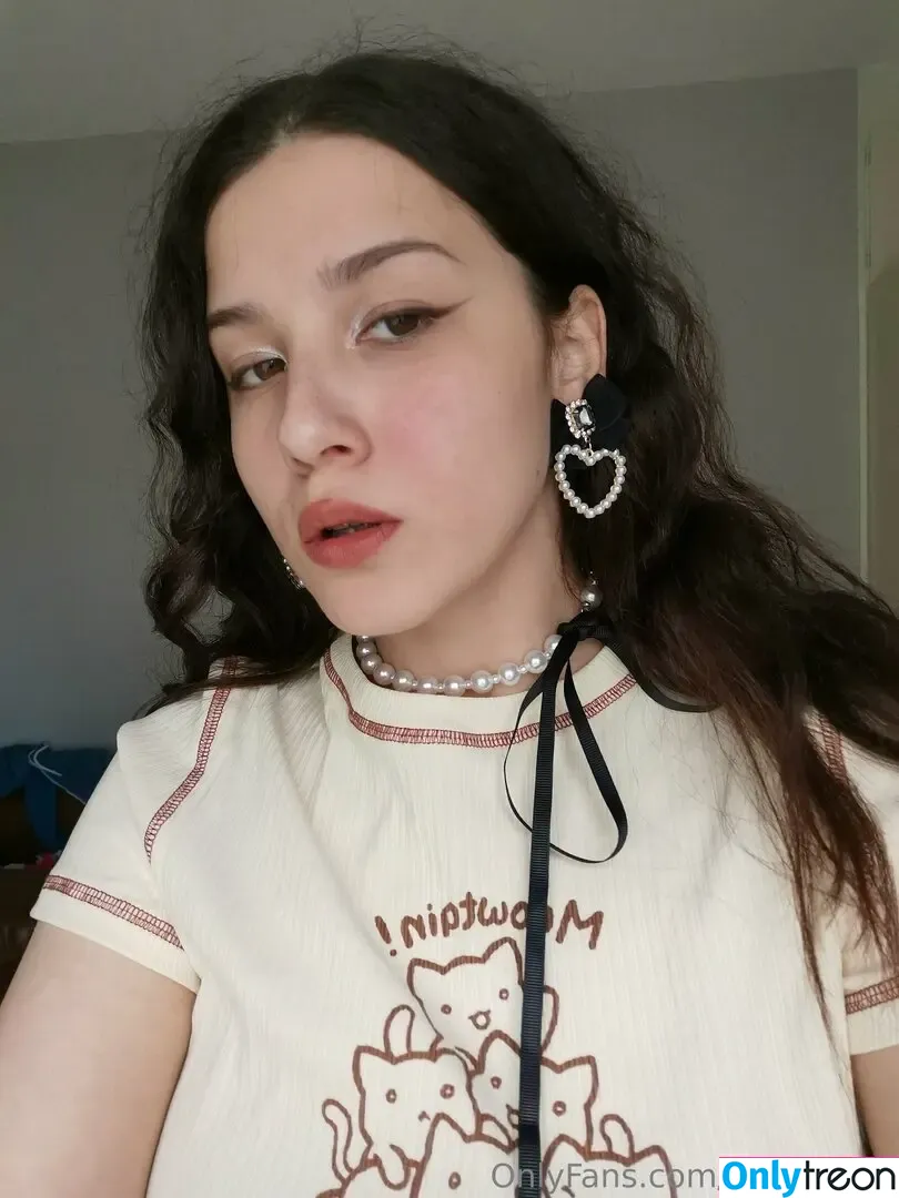 ufoundher голая photo #0003 (kelliedrinksbeer)