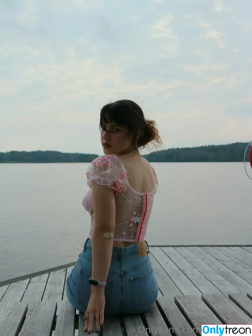 ufoundher голая photo #0015 (kelliedrinksbeer)