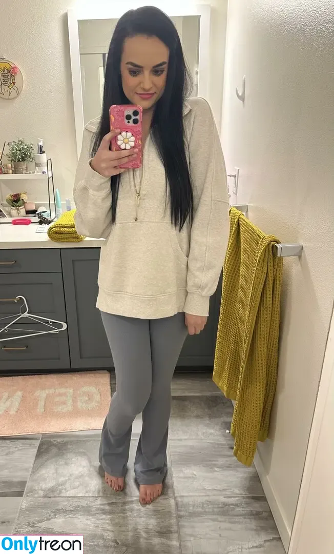 ughughughx3 nude photo #0029 (32ughughh / caaaaityyyy)