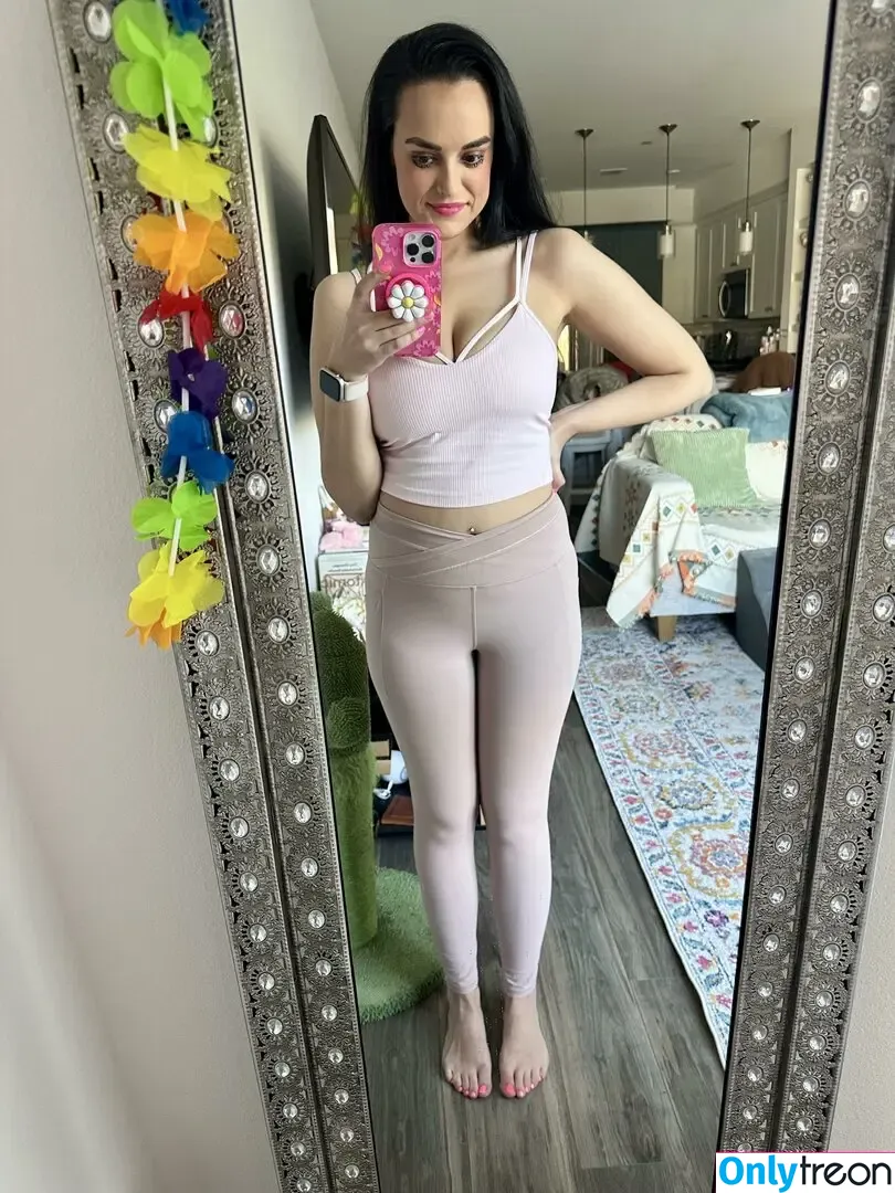 ughughughx3 nude photo #0032 (32ughughh / caaaaityyyy)