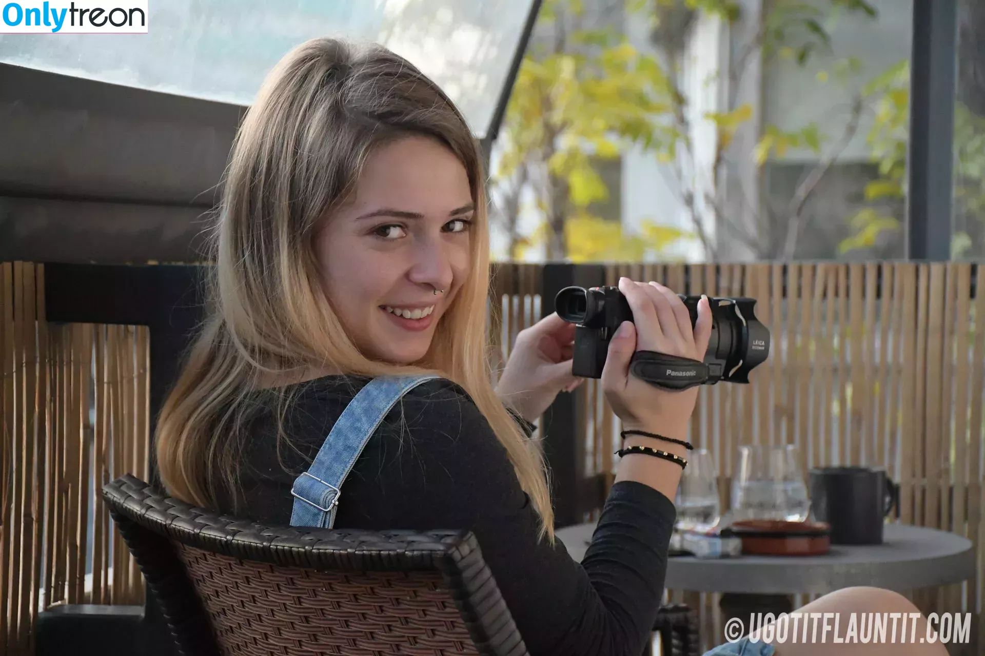 ugotitflauntit.com nude photo #0114 (ugotitflauntit)