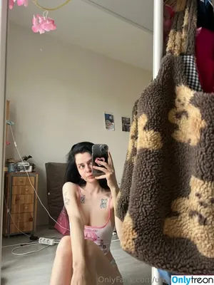 umermaidskiss / BeefyBeginner / MermaidsKiss / kissthemermaids nude photo #0131
