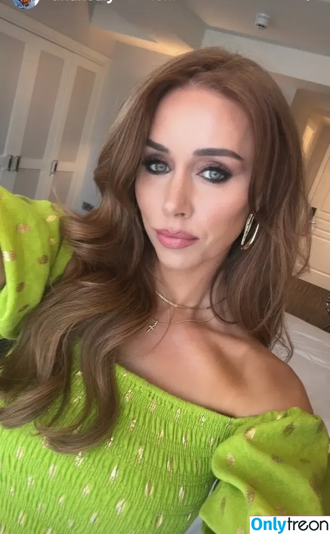 Una Healy голая photo #1066 (unahealy)