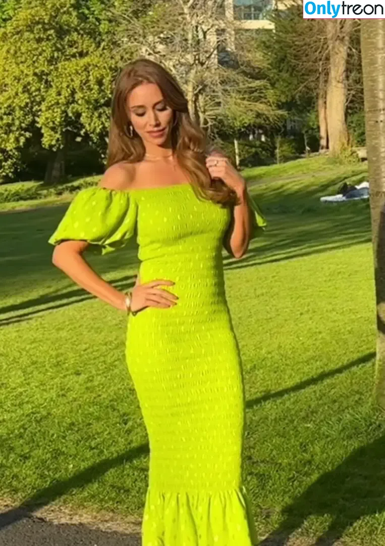Una Healy голая photo #1067 (unahealy)