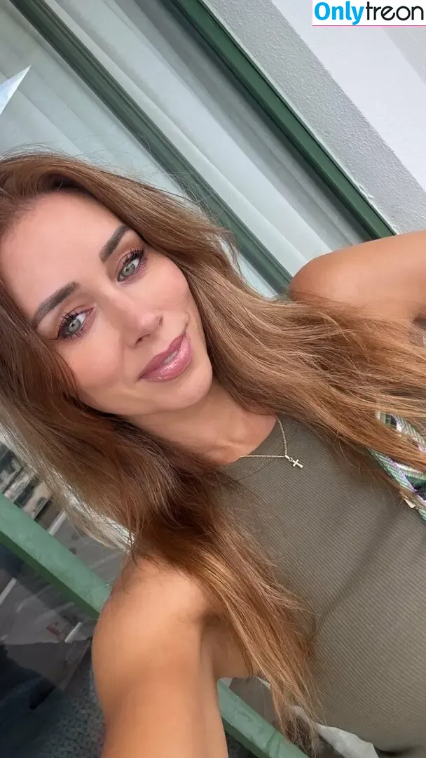 Una Healy голая photo #1075 (unahealy)