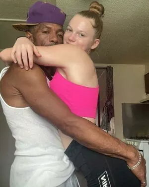 Unc & Snowbunny / riq_bay / riqnbay nude photo #0001