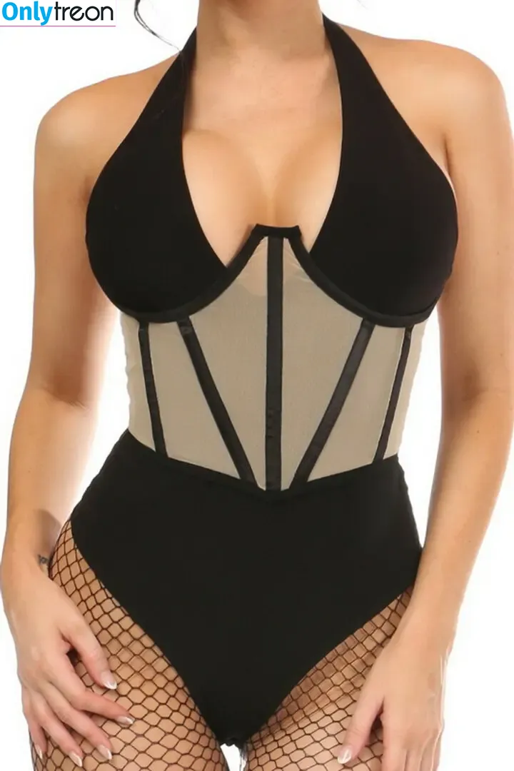 underbust голая photo #0311 (penny_underbust)