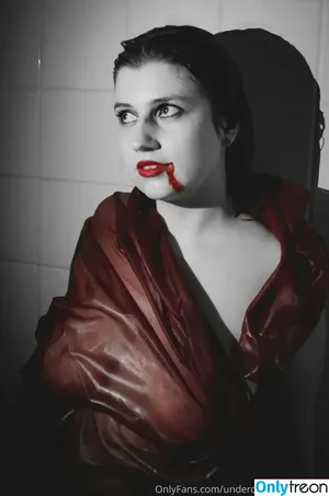 undercovergothgirlfree / mygorgeouslife_com фото голая #0037