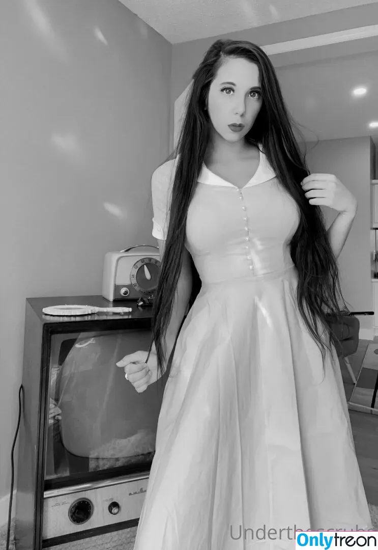 underthescrubs голая photo #0034 (underthescrubs)