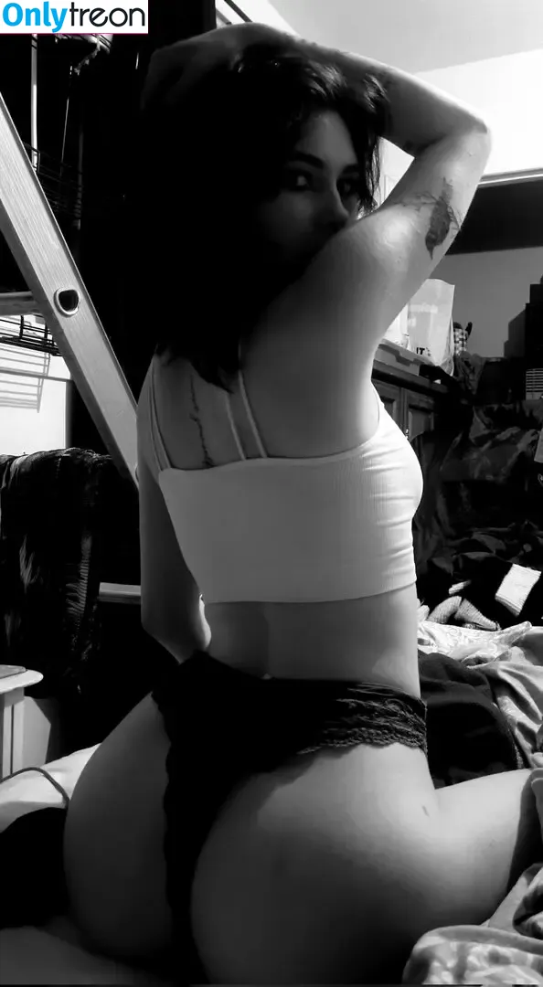 unh0lyvixen_18 голая photo #0072 (honeylesliee)