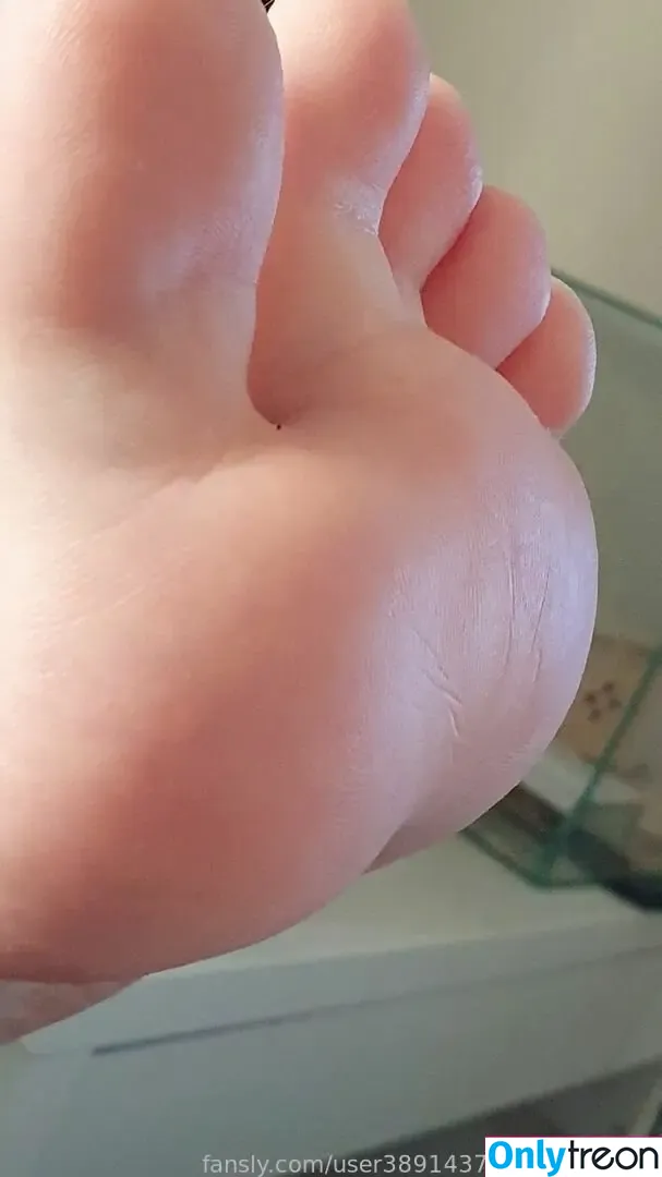 unicornsfeet nude photo #0027 (PinkGirlViki / PinkViki / strupedsofunicorns / victoriavikiv)