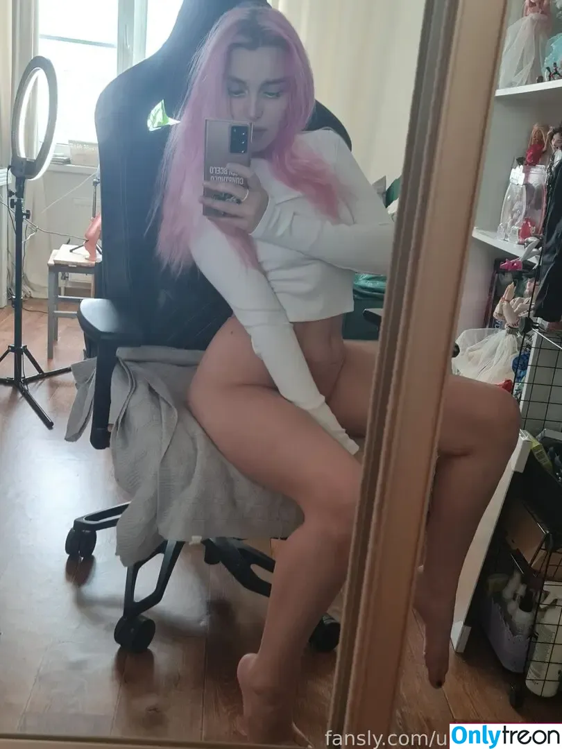 unicornsfeet nude photo #0031 (PinkGirlViki / PinkViki / strupedsofunicorns / victoriavikiv)