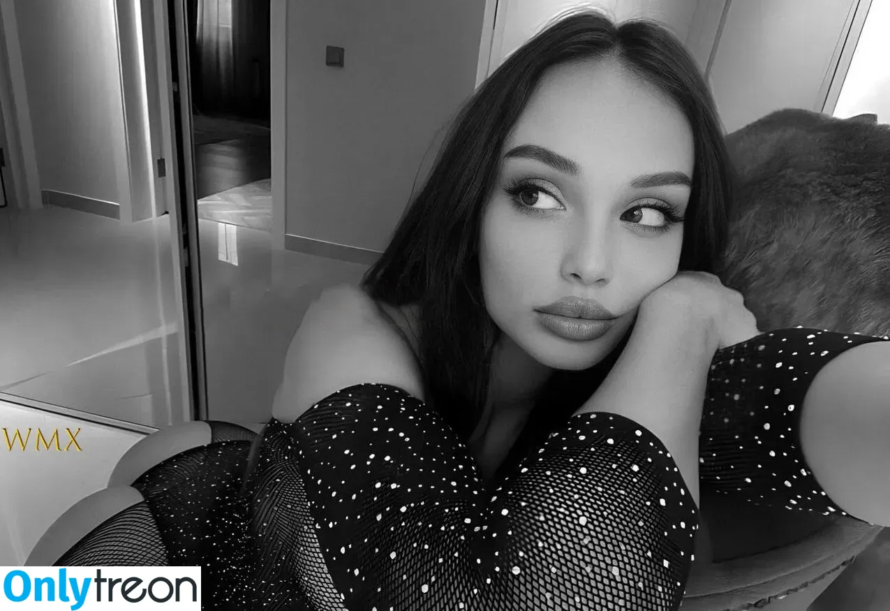 Unrealcobaine голая photo #0095 (Missa Julia / unrealcobain)