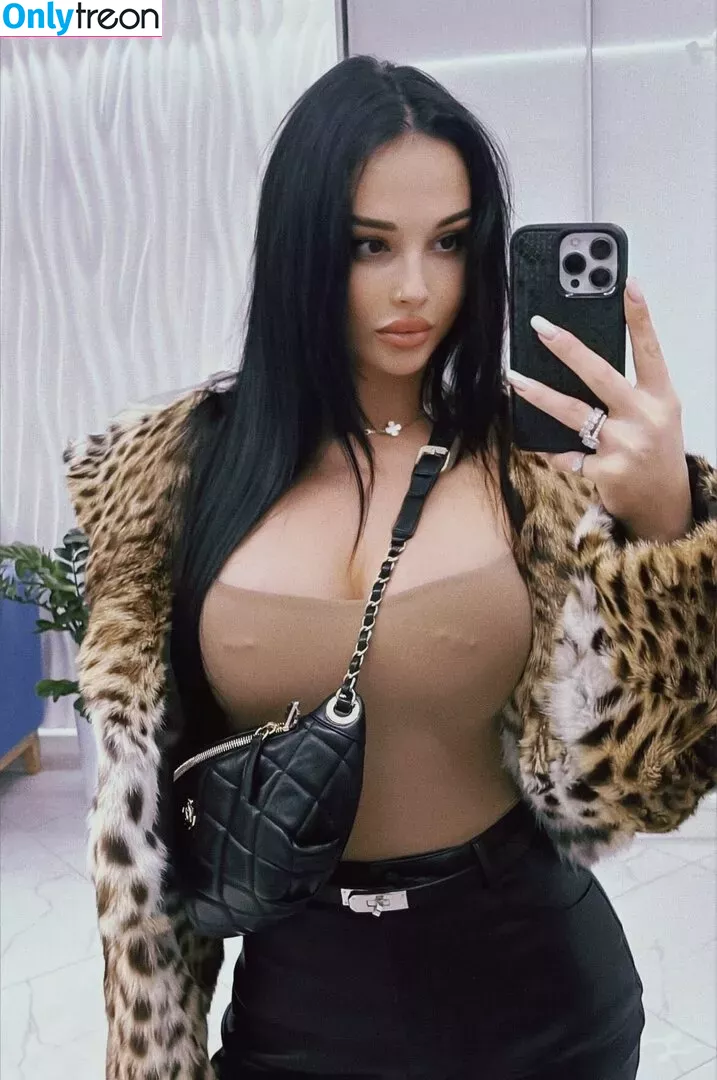 Unrealcobaine голая photo #0366 (Missa Julia / unrealcobain)