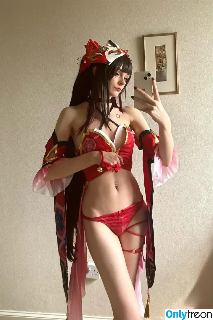 Unsol.iel Cos nude photo #0001 (unsol_iel)