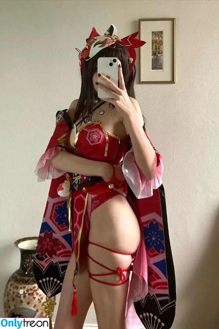 Unsol.iel Cos nude photo #0008 (unsol_iel)