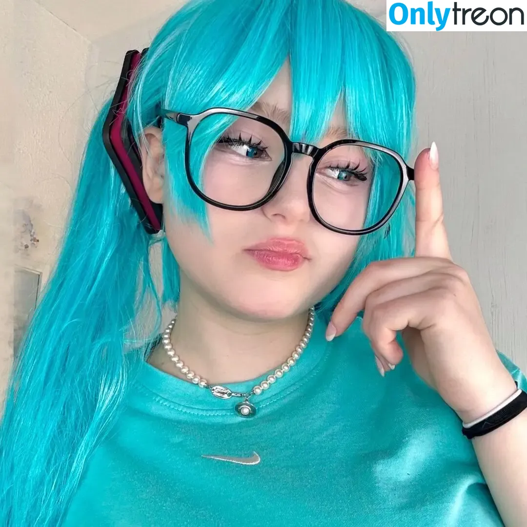 Upminaa голая photo #0144 (Upminaa)