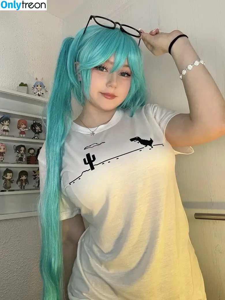Upminaa nude photo #0206 (Upminaa)
