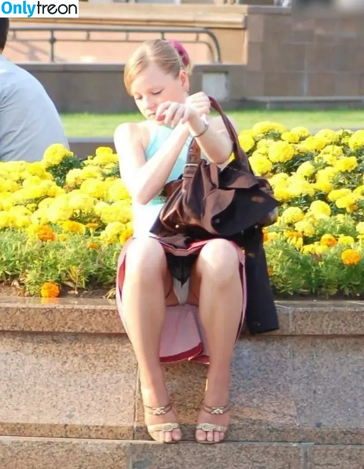 Upskirt - Candids голая photo #0131 (Upskirt - Candids)