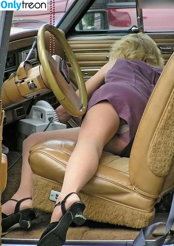 Upskirt - Candids голая photo #0146 (Upskirt - Candids)